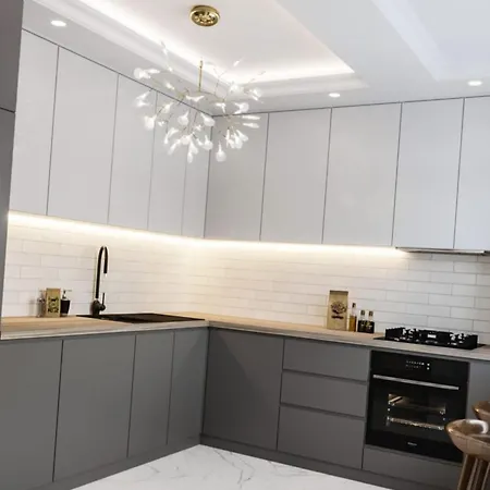Apartament Schones In Zentraler Und Ruhiger Lage *